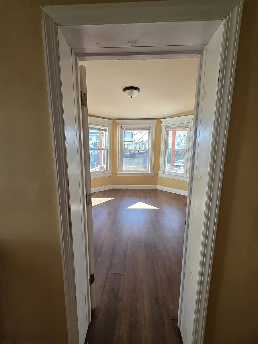 Building Photo - 135 Renner Ave #1