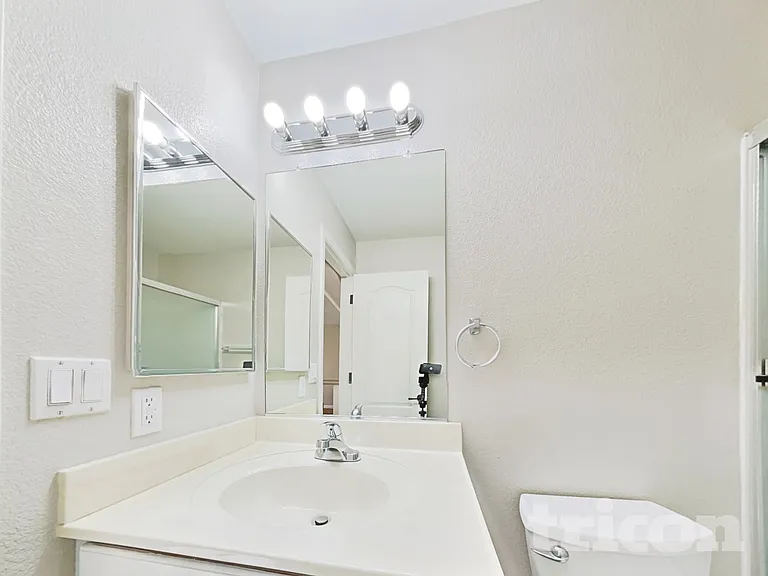 17700 Smoketree Ct — Photo 13