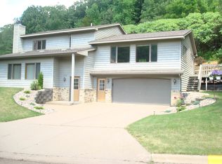 302 Pleasant Hill Dr, Winona, MN 55987