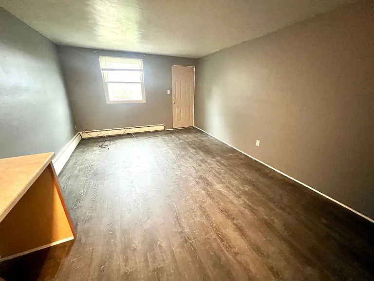 401 Moon Clinton Rd — Photo 9