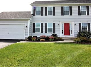 1590 Barrow Hl, Webster, NY 14580