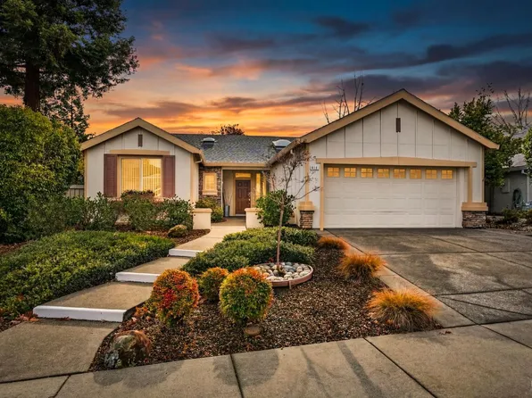 211 Red Mountain Drive, Cloverdale, CA 95425