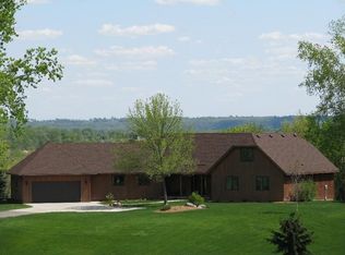 8875 River Heights Way, Inver Grove Heights, MN 55076