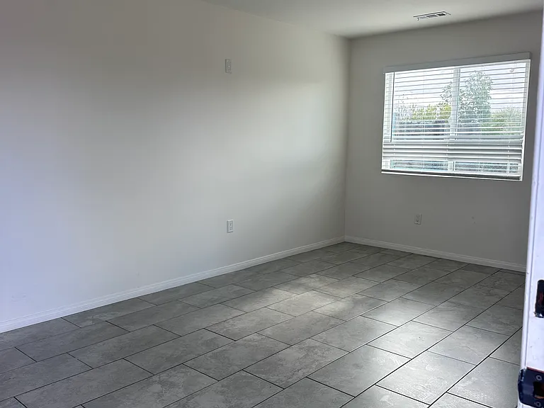 2282 Kern St #2 — Photo 5