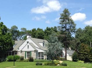 21 Southridge Dr, Saint Louis, MO 63122