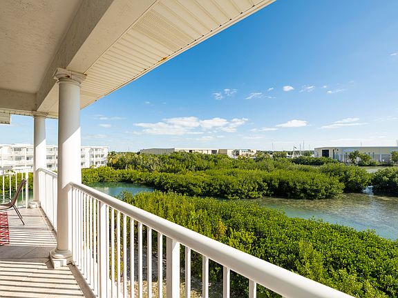 5th image of 5960 Peninsular Ave Unit 201