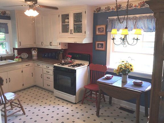 2nd image of 230 Tremont Dr
