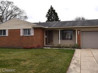 8670 Lozen Dr, Sterling Heights, MI 48313