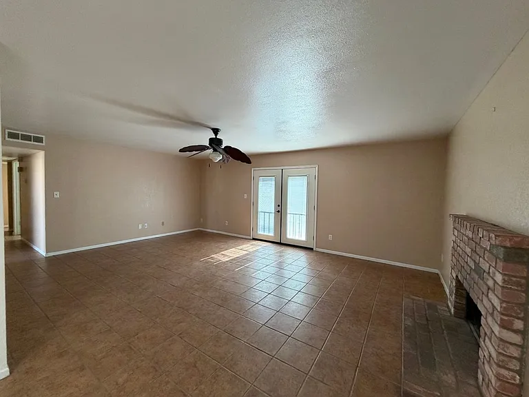 4309 Rosewall St — Photo 6