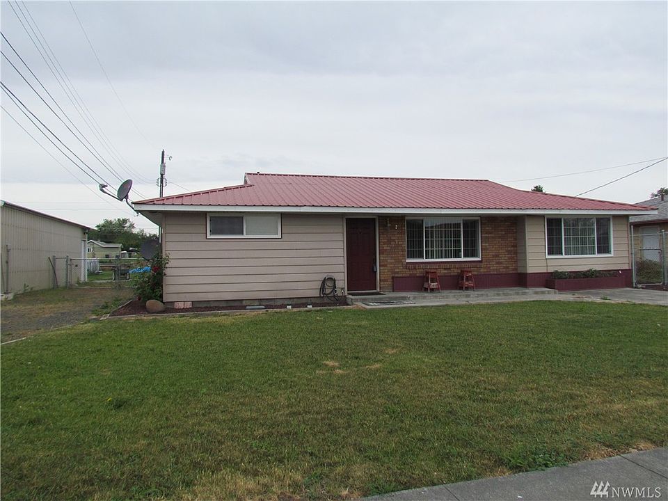 1st image of 2408 W Lakeside Dr