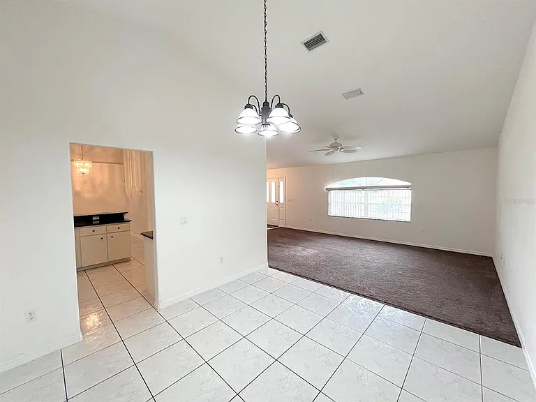 106 Point Of Woods Dr — Photo 11
