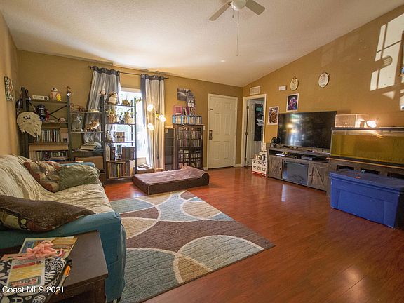 5th image of 1215 Windingdale St SE