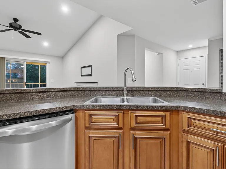 100 Ironwood Dr #133 — Photo 8