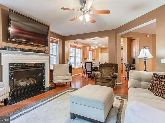 2nd image of 3785 Mary Evelyn Way