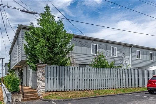 1900 Richard Jones Rd #V2 — Photo 16