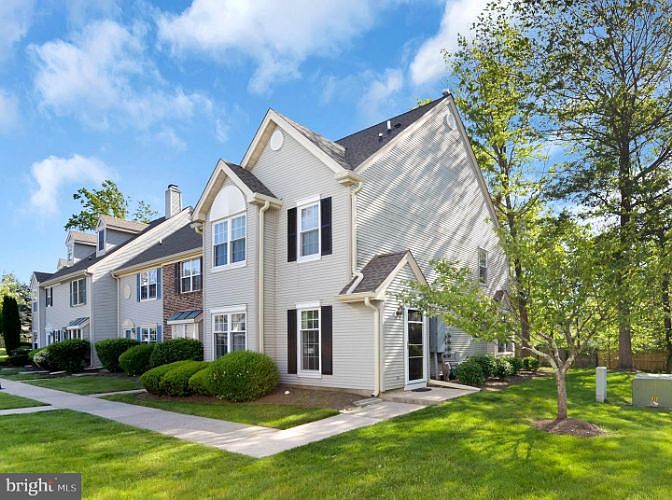 1st image of 113 Daniel Ct