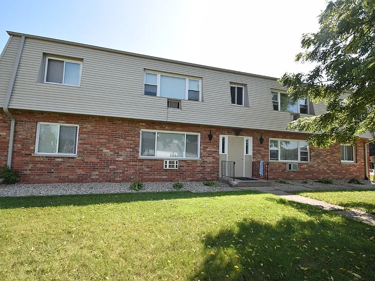 215 S Franklin St — Photo 2