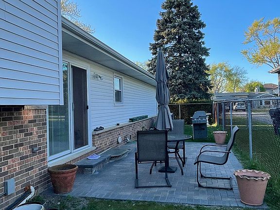 3rd image of 3455 Tamarind Dr