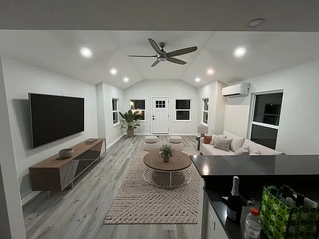 1574 Ewing Ave — Photo 8