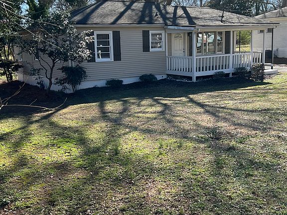 Side View oh Home, big front yard