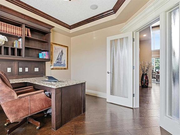 4th image of 109 E Aspen Ridge Pl SW