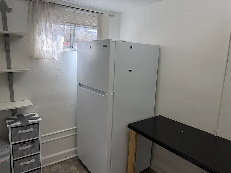 1111 Strand Pl #B — Photo 6