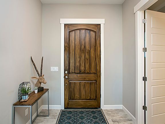 3rd image of 5530 W Corliss Cir