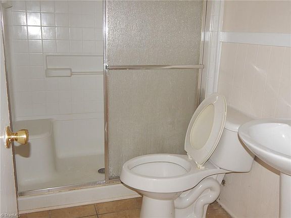 3rd image of 1017 Sykes Ave