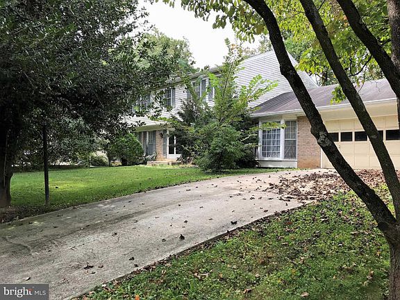 3rd image of 1926 Freedom Ln