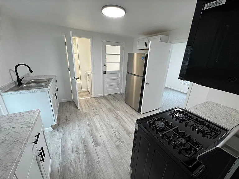 92 Crocker Ave #2 — Photo 13