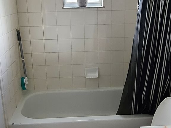 5th image of 3007 N Mitchell Ave