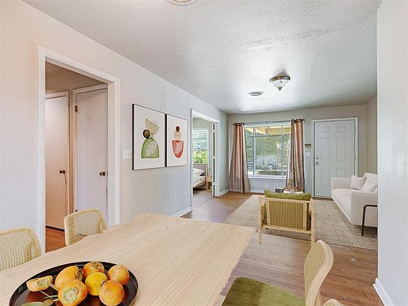 5th image of 1301 Sunset Dr