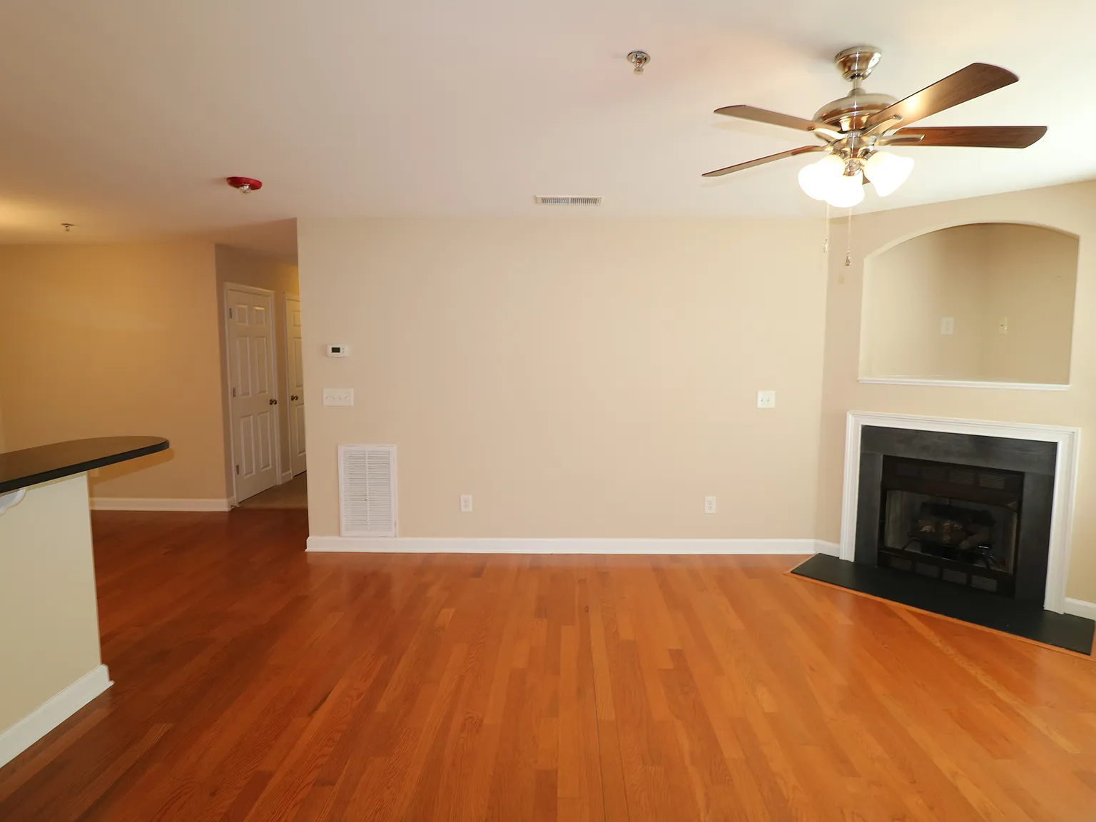 2 bed, $1,295 — Photo 4