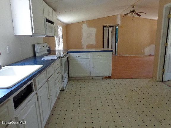 3rd image of 6488 Colony Park Dr