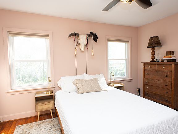 5th image of 233 Riverland Dr