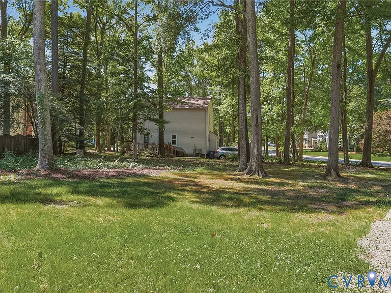 9015 Covewood Rd — Photo 27
