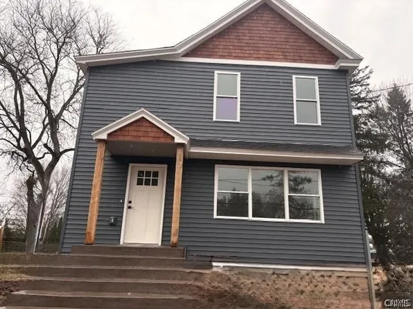 69 1/2 Syracuse St, Baldwinsville, NY