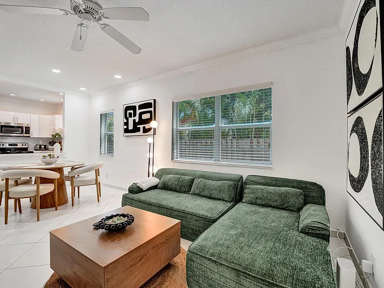 1450 N Riverside Dr #103 — Photo 36