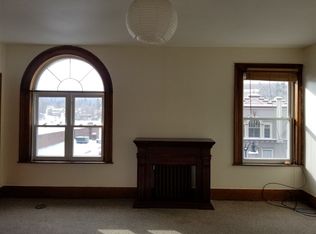 58 Main St APT 1, Littleton, NH 03561