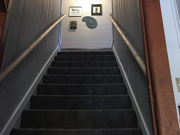 5th image of 132 N Court St