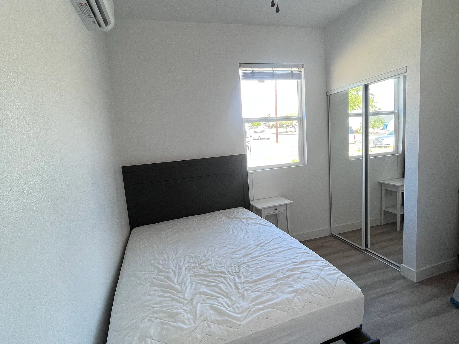 1 bed, 1.5 bath, $950 — Photo 4