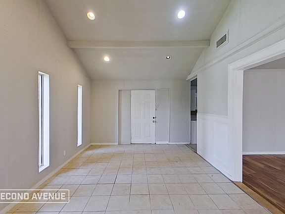 3rd image of 1000 N Pruett St