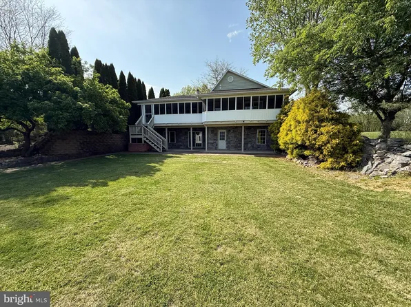 71 Wager Ln, Martinsburg, WV 25404