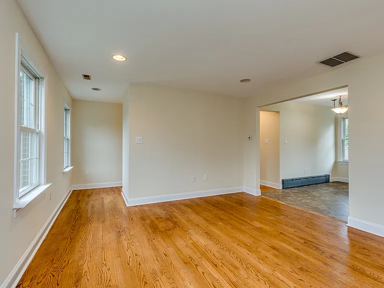 289 James St #2 — Photo 12