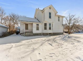 402 E 15th St, Davenport, IA