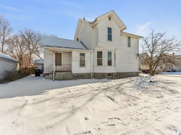 402 E 15th St, Davenport, IA 52803