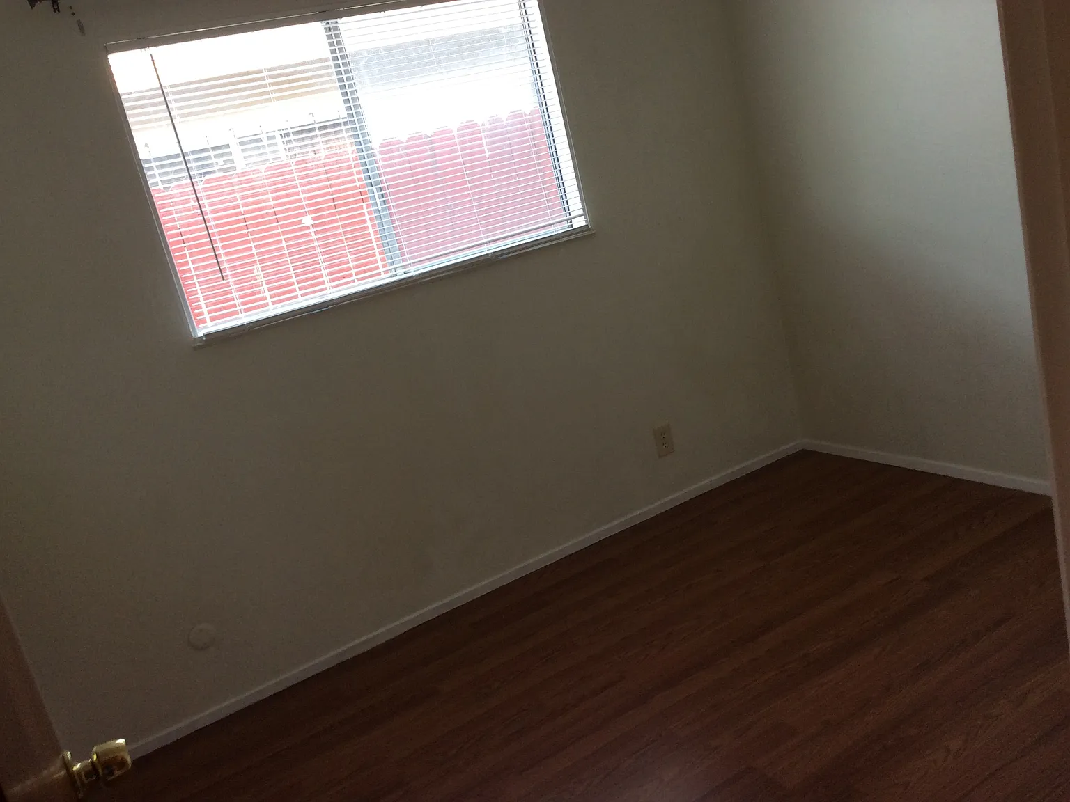 4 bed, 1260 sqft, $4,200 — Photo 4
