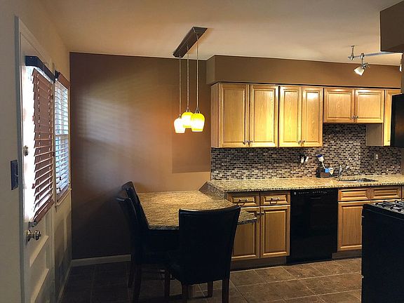 3rd image of 114 Bon Aire Cir W APT 10B
