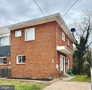 939 Owens Rd, Oxon Hill, MD, 20745
