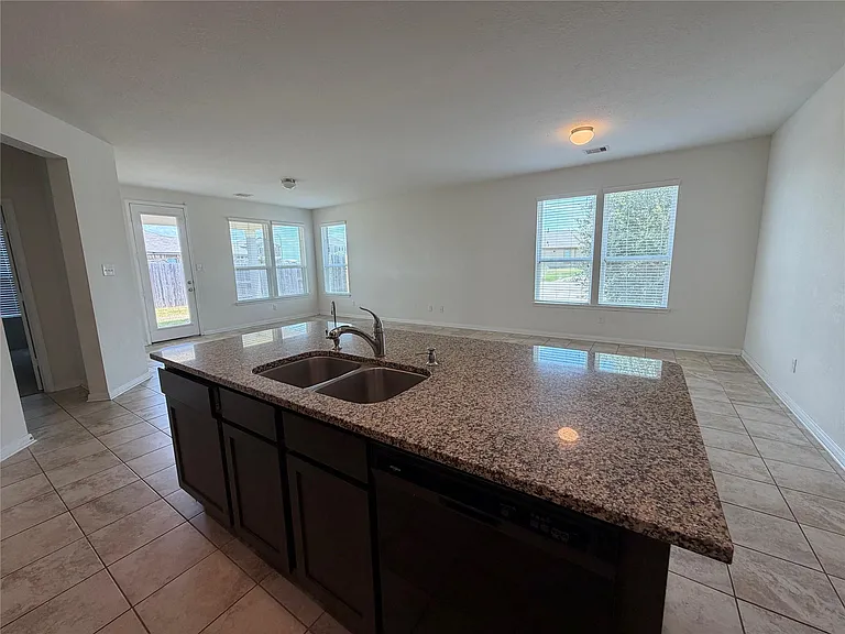 4802 Greenfield Springs Ln — Photo 7